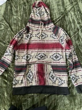 Carbon Aztec-Pattern Hooded Pullover in Red, Black, Cream